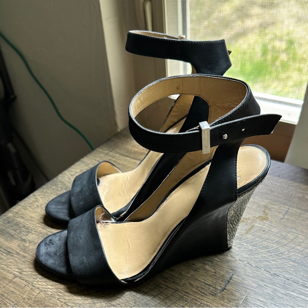 Ann Taylor wedge heels with snakeskin back. Size 9